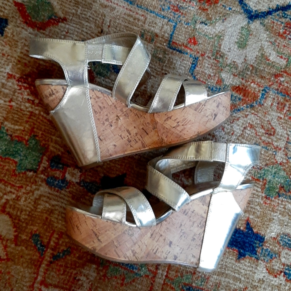 Gold Wedges